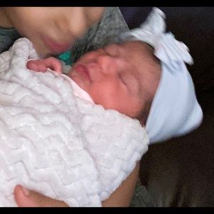 Meet your Posher, Ahlam